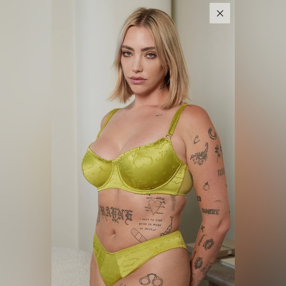 Savage X Fenty Heavenly Satin Unlined Balconette Bra NWTs - Picture 3 of 3